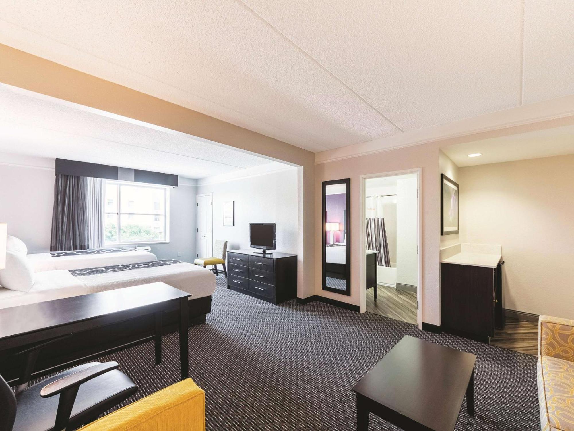 La Quinta Inn & Suites By Wyndham San Antonio Downtown Dış mekan fotoğraf