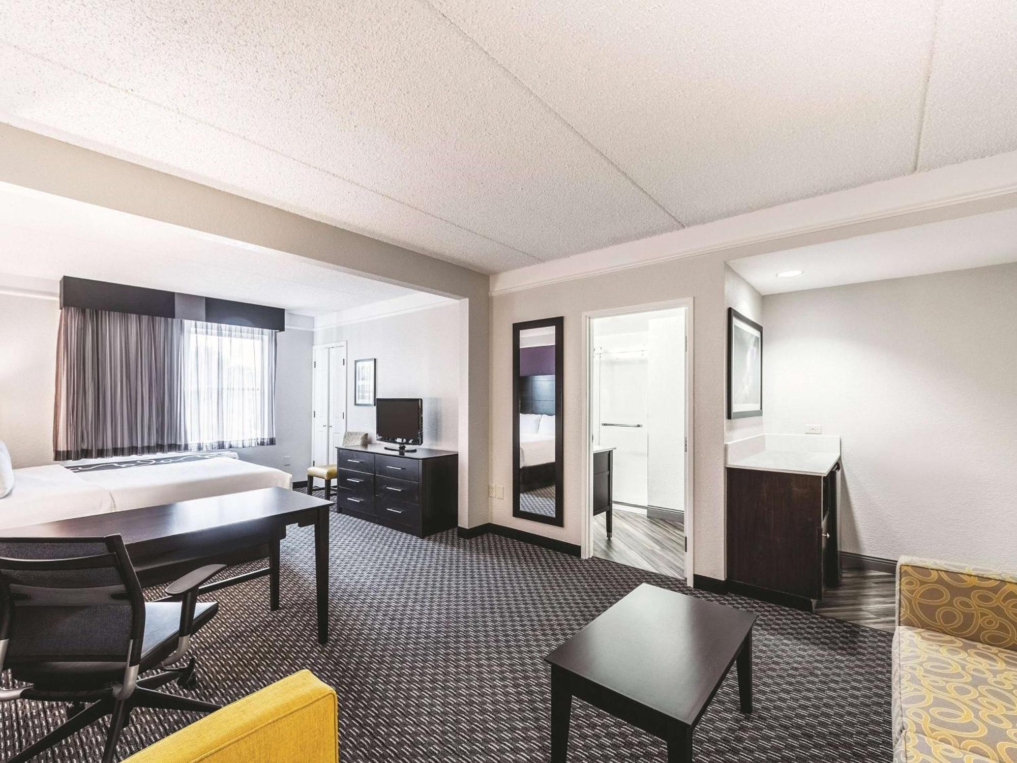 La Quinta Inn & Suites By Wyndham San Antonio Downtown Dış mekan fotoğraf