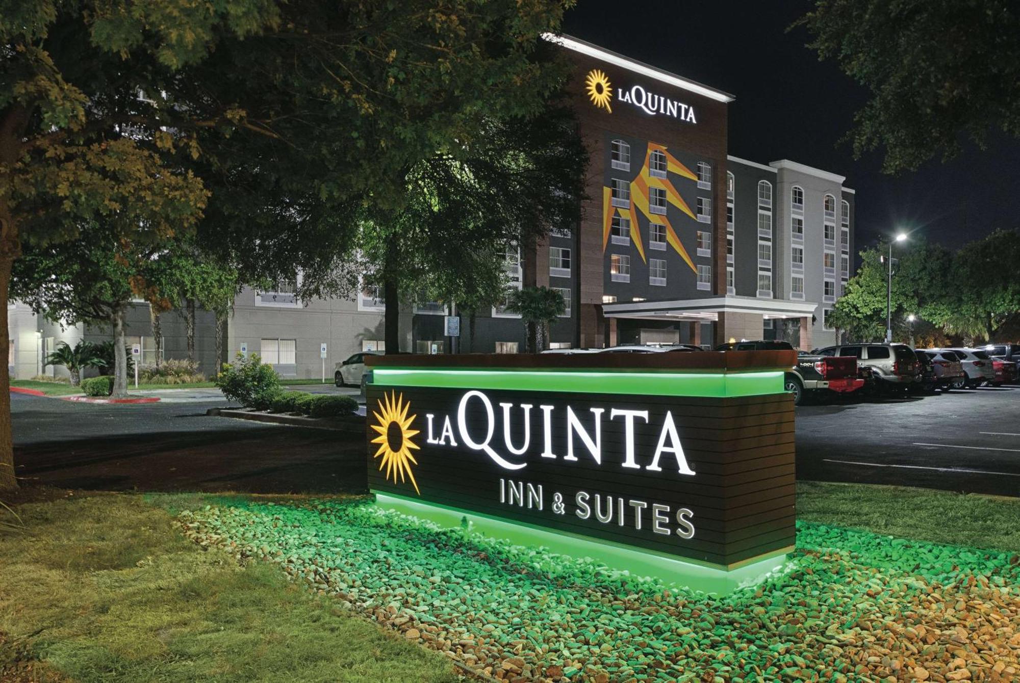 La Quinta Inn & Suites By Wyndham San Antonio Downtown Dış mekan fotoğraf
