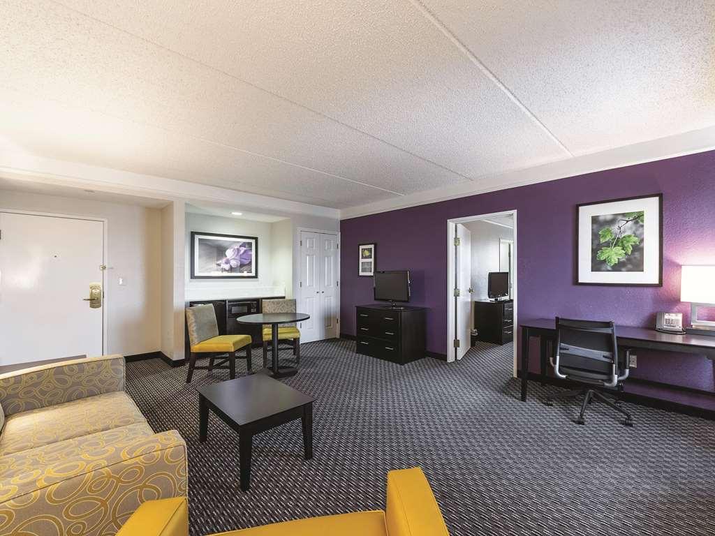 La Quinta Inn & Suites By Wyndham San Antonio Downtown Oda fotoğraf