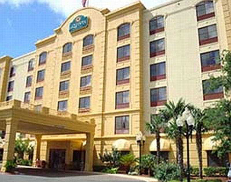 La Quinta Inn & Suites By Wyndham San Antonio Downtown Dış mekan fotoğraf